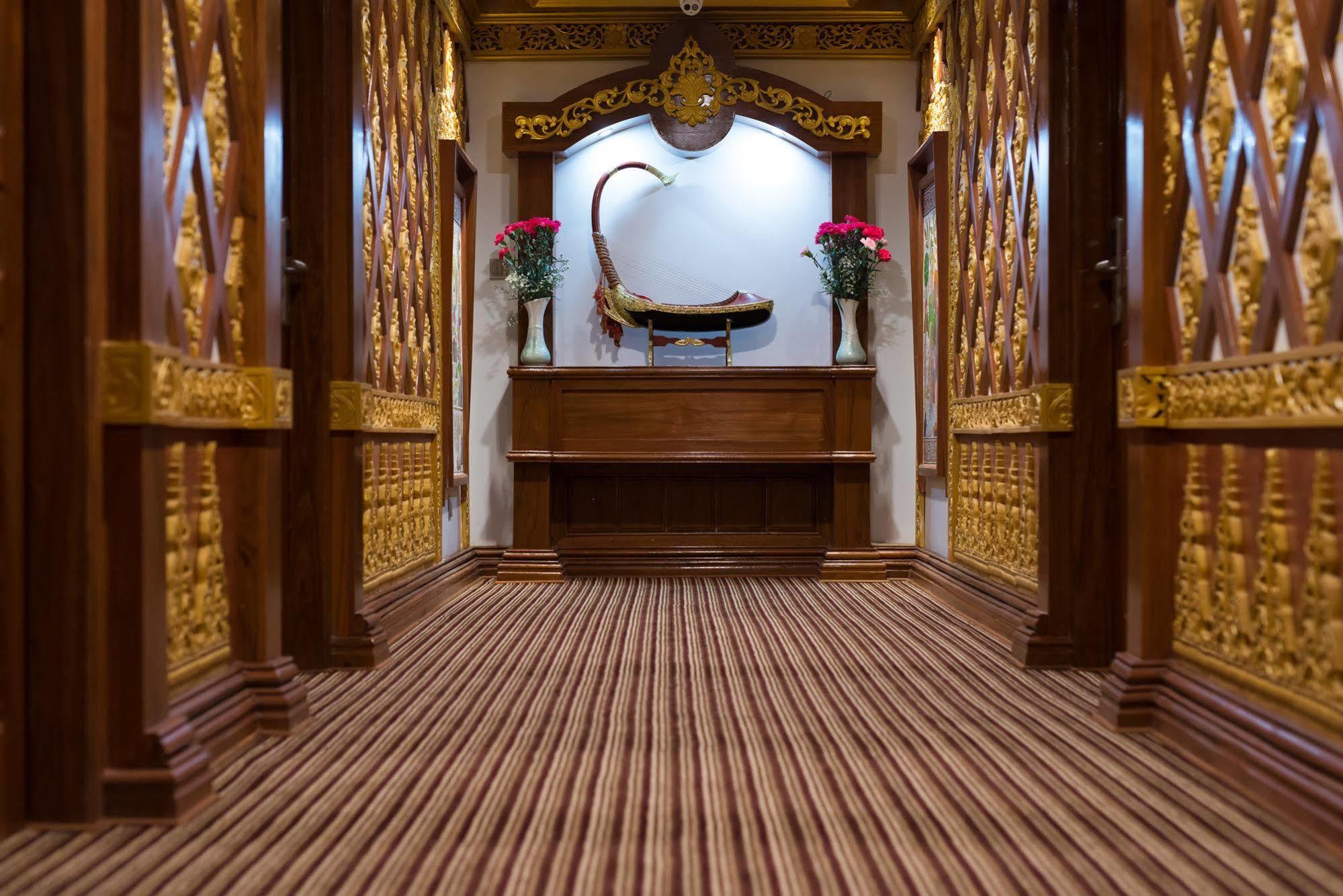 Su Tine San Royal Palace Hotel Баган Экстерьер фото