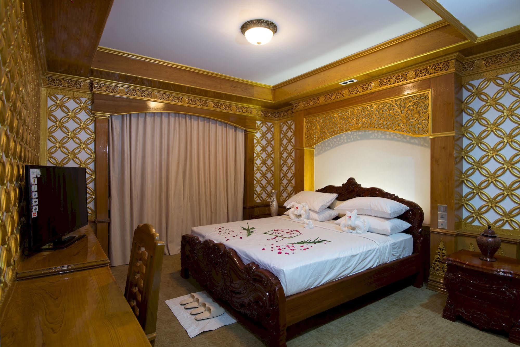Su Tine San Royal Palace Hotel Баган Экстерьер фото