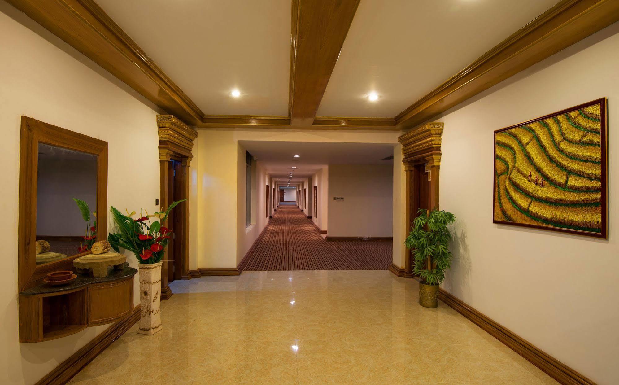 Su Tine San Royal Palace Hotel Баган Экстерьер фото